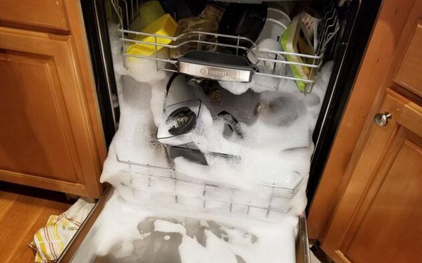 VIÊN RỬA BÁT: tin tức Mới nhất Vì sao không nên dùng nước rửa chén thông thường cho máy rửa bát? Hãy dùng viên rửa chuyên dụng nếu không muốn biến nhà