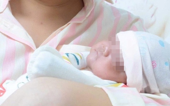Kỳ tích nuôi sống bé gái chào đời với cân nặng chỉ 650g
