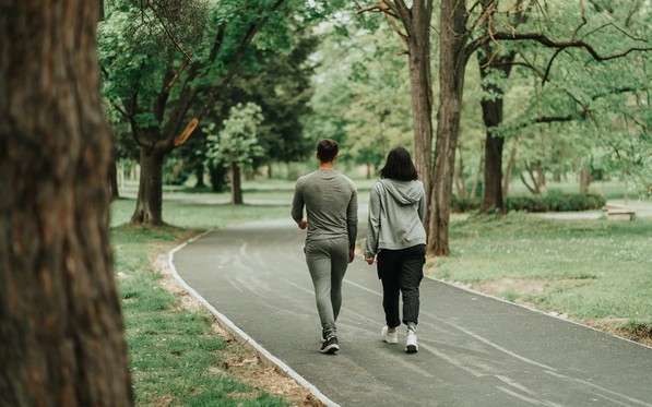 Điều gì xảy ra với cơ thể khi bạn đi bộ 20 phút mỗi ngày?