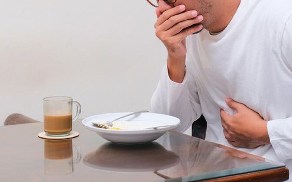 Có 1 dấu hiệu bất thường khi ăn, đi khám bàng hoàng phát hiện ung thư phổi giai đoạn 3