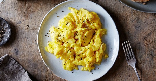 Kết hợp các món ăn sáng tạo với trứng cùng sữa hạt cho một bữa ăn hoàn hảo.