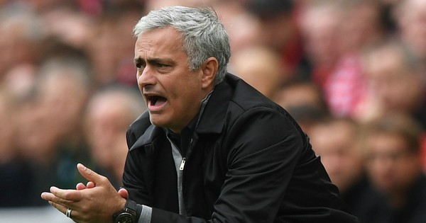 Man Utd Kém Xa Man City Giận Mourinho Mà Cũng… Thương Mourinho