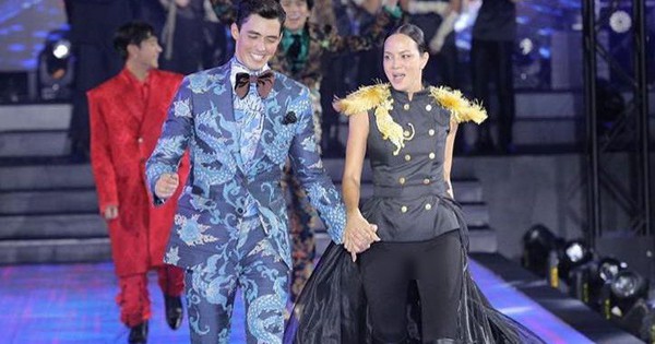 Hí hửng khoe Tân Quán quân điển trai, HLV The Face Men rơi ngay vào tình thế nhạy cảm trên sóng truyền hình