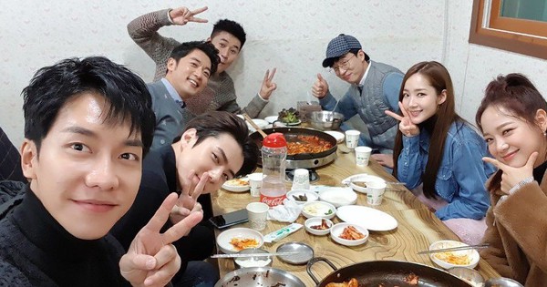 lee seung gi show quản gia ảnh selfie đắt gi 225 nhất kbiz lee seung gi sehun exo lee seung gi show quản gia ảnh selfie đắt gi 225 nhất kbiz lee seung gi sehun exo