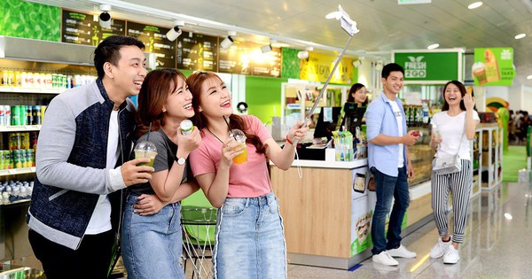 Mua sắm tiết kiệm ở cửa hàng tiện lợi sân bay