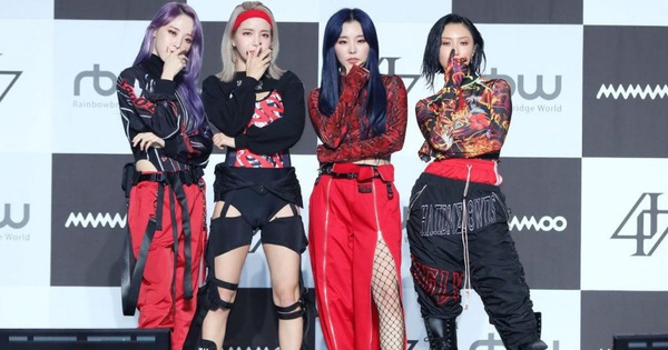 Không chỉ riêng Hwasa mà giờ đến các thành viên Mamamoo cũng bị netizen cho ''lên thớt'' vì ăn mặc khác biệt