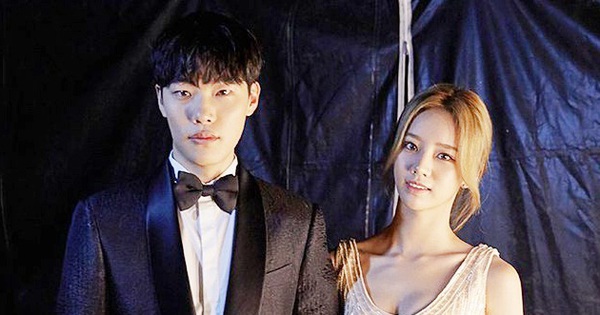 Cặp ''Reply 1988'' Hyeri và Ryu Jun Yeol đúng là couple bền vững: 3 năm vẫn ngọt ngào mặc các đôi khác thi nhau chia tay