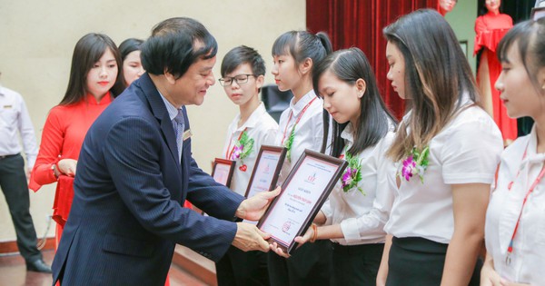 Học bổng lên đến 100% học phí dành cho thí sinh trúng tuyển vào UEF