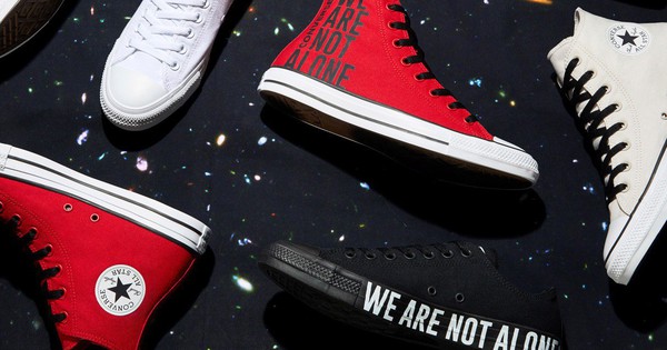 Vỗ vai và nói “We are not alone”, Converse vẽ ra chiến dịch với nhiều câu chuyện phía sau