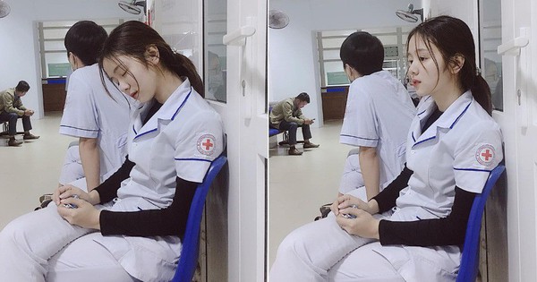 Ngủ gục mà vẫn xinh, thiếu nữ mặc áo blouse trắng được dân tình xếp hàng xin info