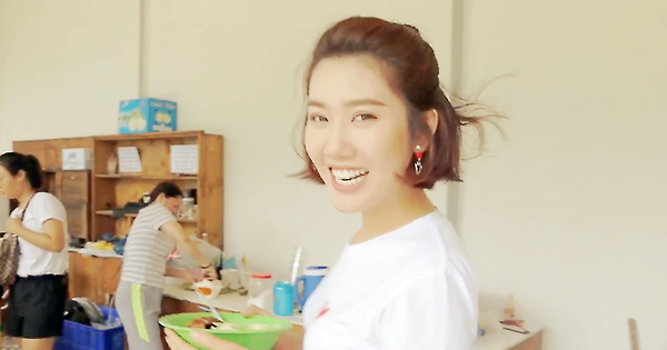 Cùng Thúy Ngân đột nhập đoàn phim: Thì ra diễn viên có nhiệm vụ chính là ăn, ngủ và ''ghẹo'' đoàn!
