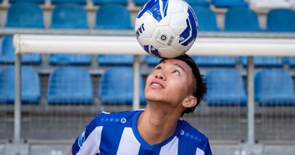 Video Văn Hậu ra mắt trong trận hòa 3-3 của Heerenveen trước Feyenoord