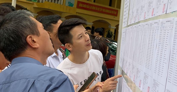 Thi vào lớp 10 Hà Nội: Thí sinh nhầm điểm thi, quên phiếu báo dự thi