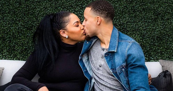 Mối tình “thanh mai trúc mã” của cầu thủ bóng rổ ảnh hưởng nhất thập kỉ khiến ai cũng ao ước