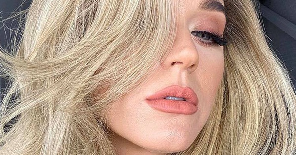 Katy Perry vừa ''dằn mặt'' antifan dám chê ngoại hình và giọng hát của mình, đã bị bóc ngay hát sai lời khi cover ''Born This Way'' của Lady Gaga!