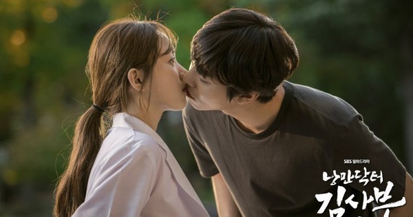 10 khoảnh khắc nhớ ơi là nhớ ở ''Người Thầy Y Đức 2'': Làm gì thì làm, không thể thiếu nụ hôn cháy bỏng của Ahn Hyo Seop và chị đẹp!