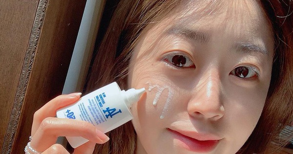 Dù được cảnh báo ''n lần'', nhiều chị em vẫn mắc một lỗi khi thoa kem chống nắng khiến sản phẩm nhanh hỏng, mụn nổi tùm lum