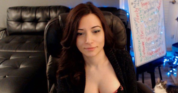 Alinity Naked