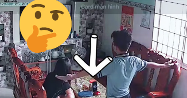 Nam sinh ở nhà thi online, người nhà zoom màn hình camera ...