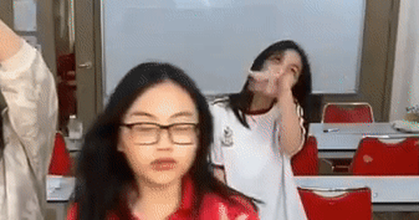 Phương Mỹ Chi cũng đu trend 2 Phút Hơn