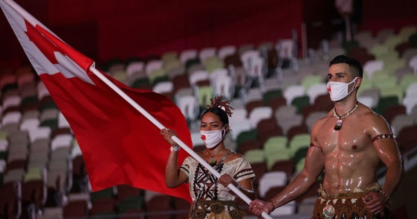 Nam thần bóng nhẫy xứ Tonga và hành trình “thoát nhọ” khó tin …