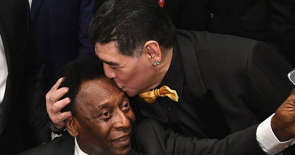 Chiến tranh và hòa bình giữa Maradona và Pele