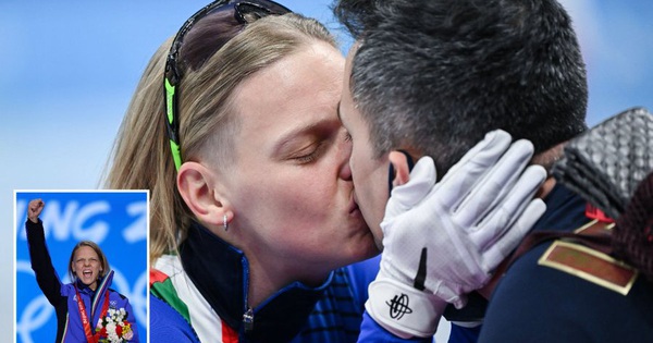 
                                    Nữ VĐV lao tới hôn môi ông thầy sau khi giành được HCV tại Olympic, fan thông cảm khi biết được nguyên nhân đằng sau