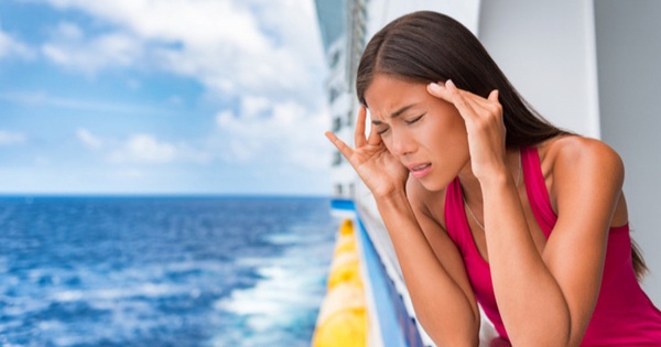 What should be done so as not to be afraid of seasickness when traveling to the sea?