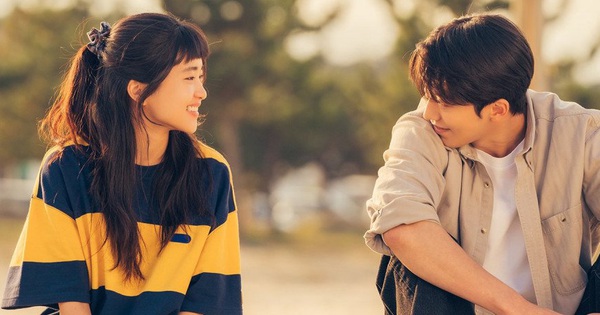 Knet strongly criticized Twenty Five, Twenty One for portraying school-age love, Vietnamese netizens replied “where is that offensive?”