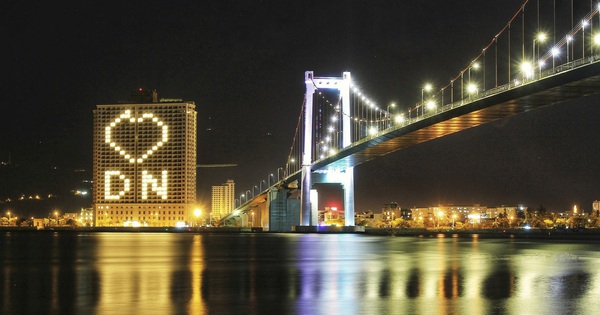 Decipher the reason why the most beautiful bridge in Da Nang carries the “god of death” injustice