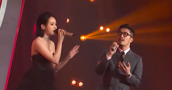 Duet performance of Hien Ho
