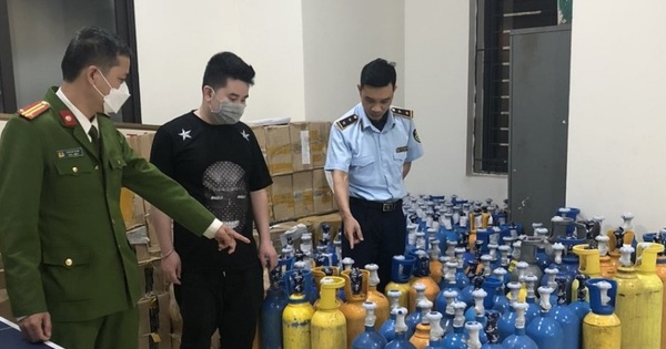 Gathering point of more than 100 laughing gas cylinders