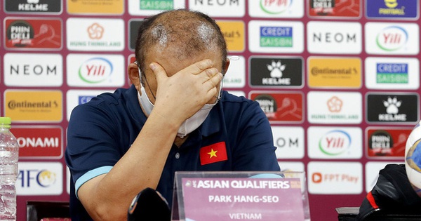 Coach Park Hang-seo bid farewell to 2 students after the loss to Oman, closing the list of matches against Japan