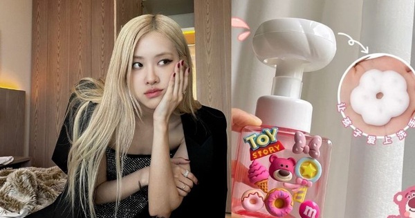 It turned out that Rosé also “flipped” for more than 180 minutes and fell in love with this hot flower-shaped foaming hand sanitizer.