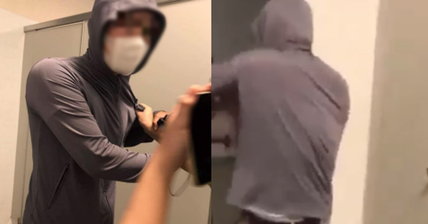 Suspect a young man wearing a hooded shirt sneaked into the university toilet to secretly film, caught by students
