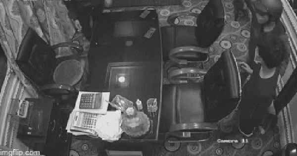 The whole scene of the robbery in the villa in Ho Chi Minh City by 2 female servants for the owner