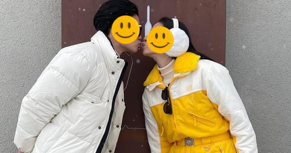 A cult soon-to-be couple of Vbiz posted a moment that almost “locked their lips” together, the FA people were jealous.