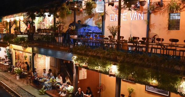 Train street cafe in Hanoi welcomes back customers with many big changes