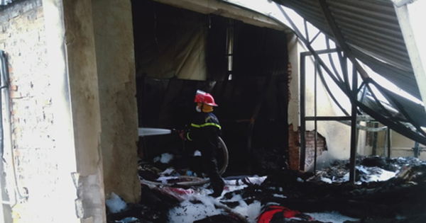 Hà Nội: Cháy lớn tại xưởng may, 1 người tử vong, hơn 30 chiến sĩ căng thẳng dập lửa