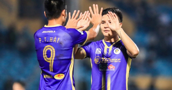 Quang Hai wears the shirt of the first-class club before going abroad