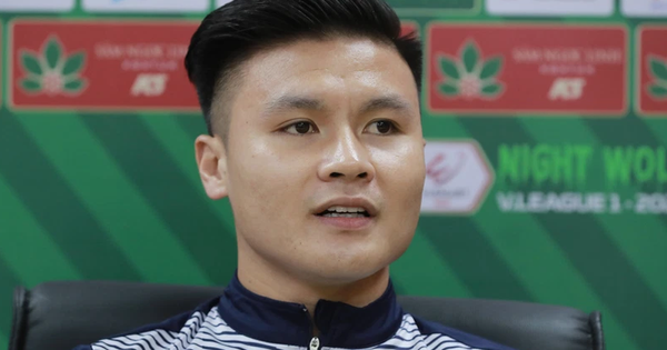 Did the representative reveal that Quang Hai reached an agreement to join the team in Paris?