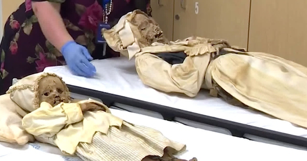 Found 300-year-old mummies of mother and daughter in the church catacombs, experts reveal the truth that thousands of children in the past suffered