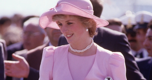 Pastel colors are very hot, but from a few decades ago, Princess Diana wore them beautifully
