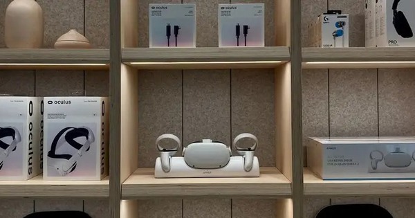 Monotonous design, just like a wearable store, not ‘surreal’