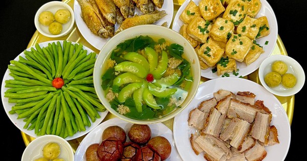 18 trays of summer meals of the famous Van teacher in Ha Thanh make the sisters’ association praise