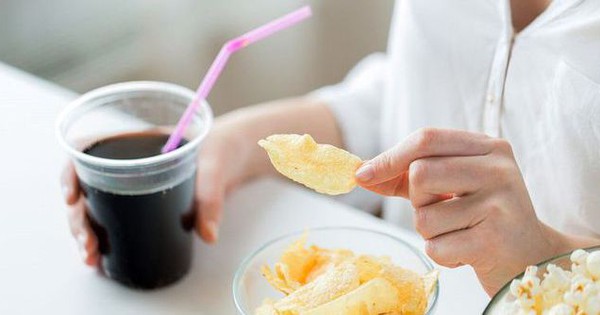 6 foods that are extremely harmful to bones, the more office workers have to stay away