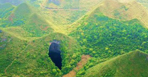 Many species of humanity have never known hiding under the giant sinkhole in China