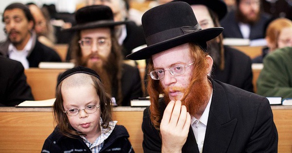 Jews are smart because parents never ask their children “What did you learn at school today”, why is that?