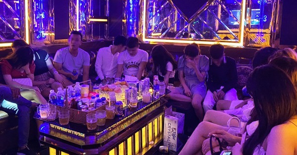 Dozens of “long legs” with people do illegal things in karaoke bars