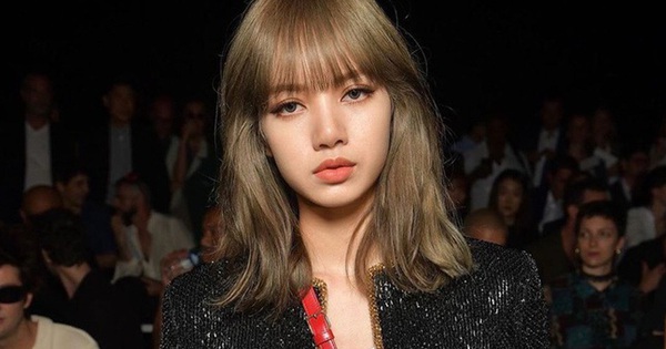 Lisa catwalk “melancholy” at Celine’s show, fans are amazed at the picturesque body proportions!